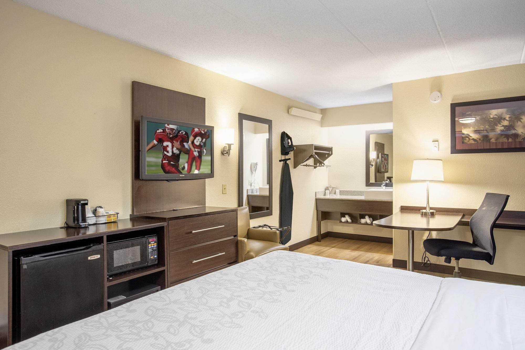 Red Roof Inn Plus+ Washington Dc - Александрия Екстериор снимка