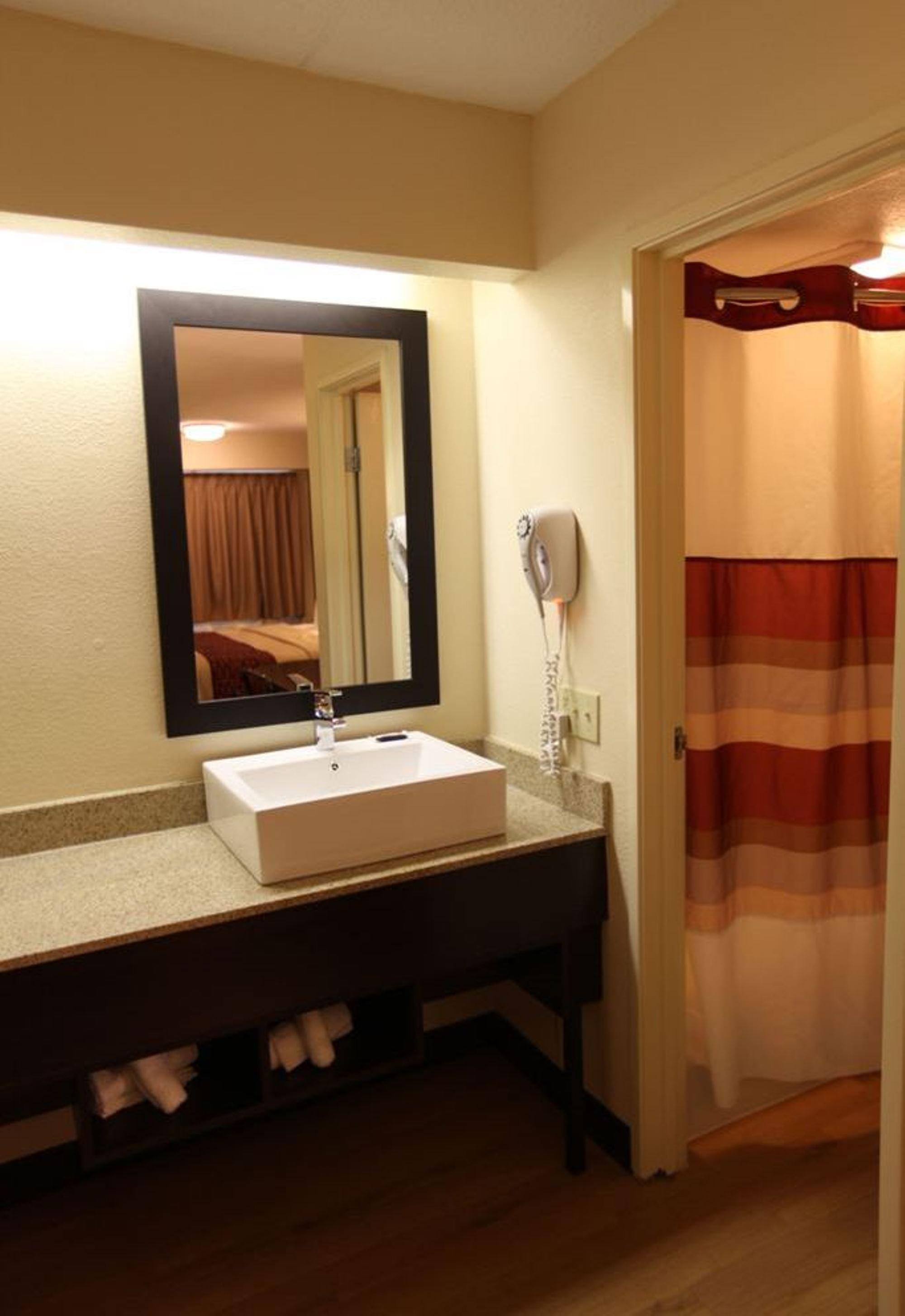 Red Roof Inn Plus+ Washington Dc - Александрия Екстериор снимка