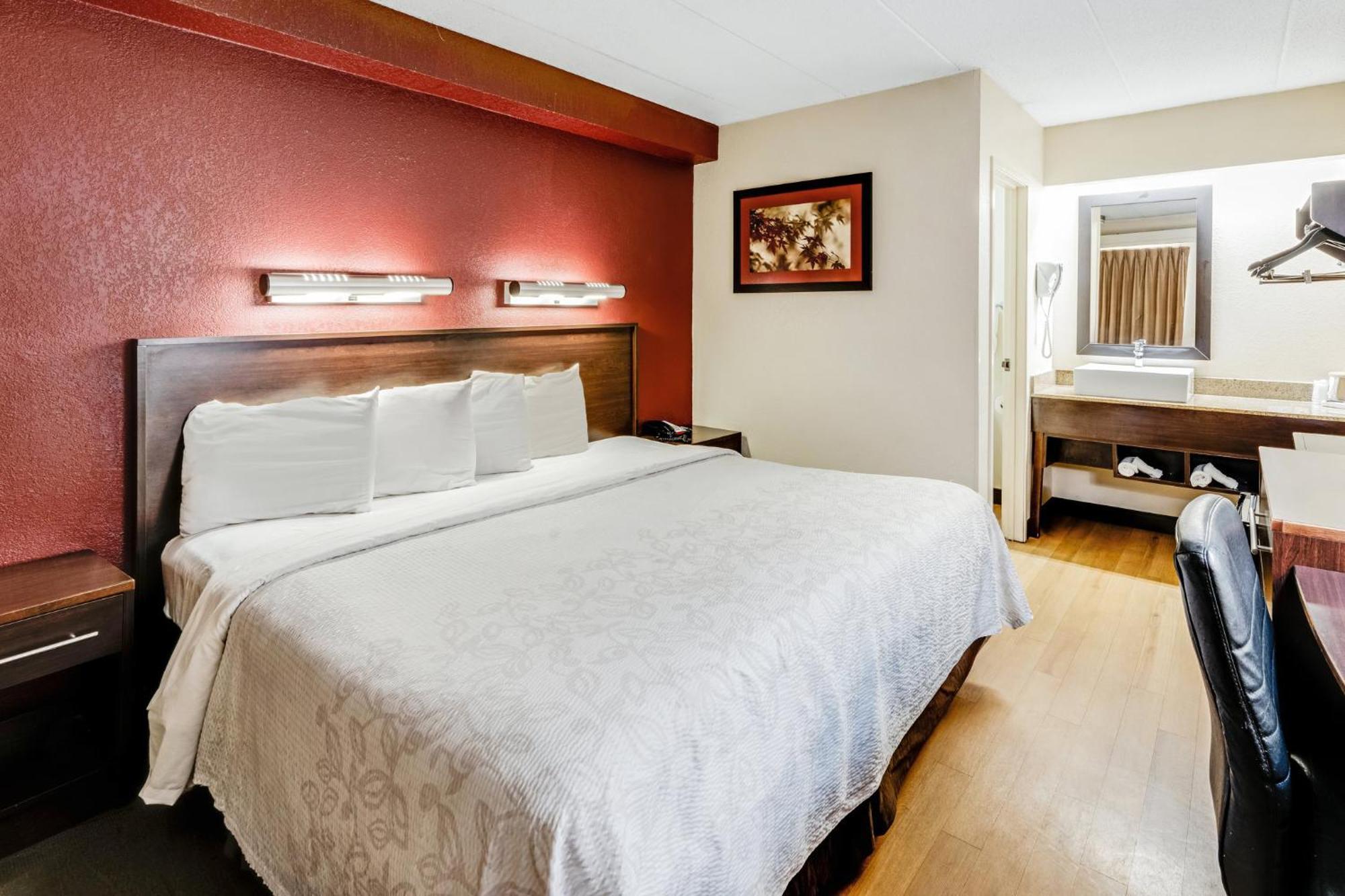 Red Roof Inn Plus+ Washington Dc - Александрия Екстериор снимка