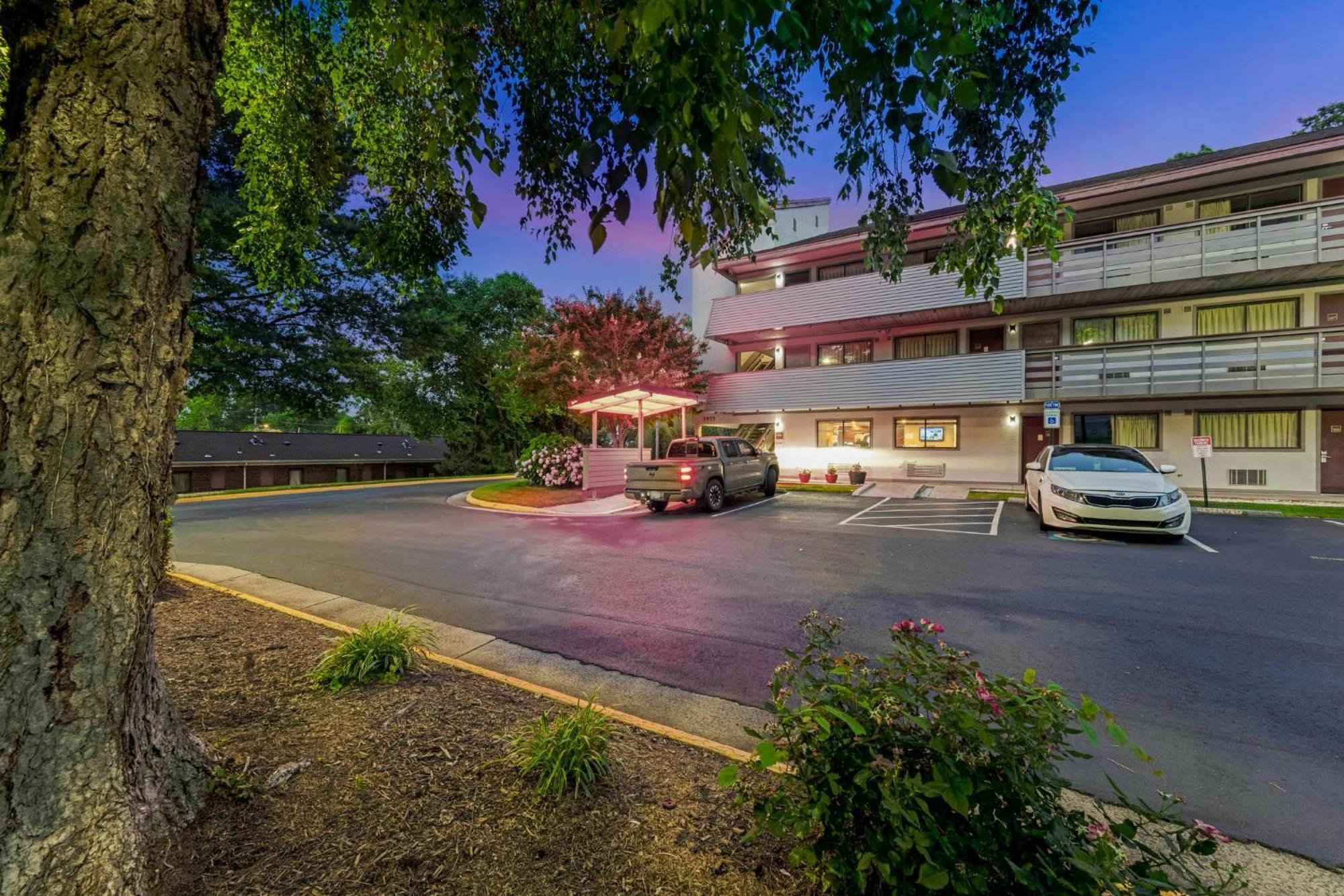 Red Roof Inn Plus+ Washington Dc - Александрия Екстериор снимка