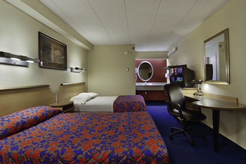 Red Roof Inn Plus+ Washington Dc - Александрия Екстериор снимка